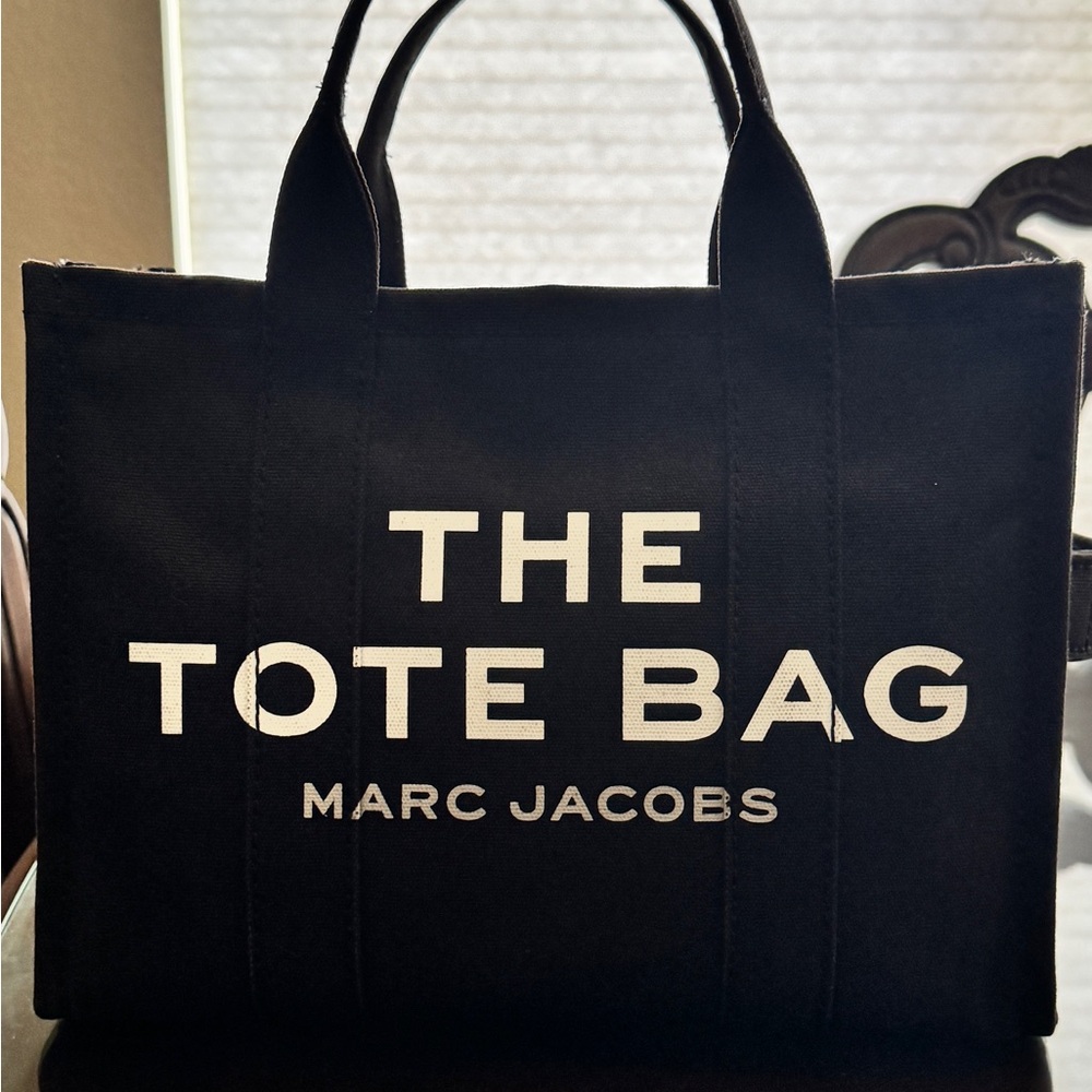 Marc Jacobs | black “the tote bag”